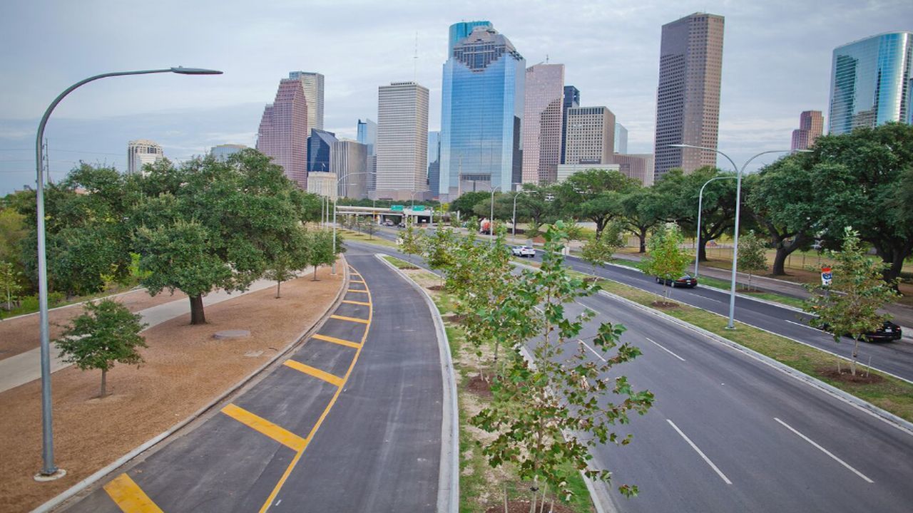 New, improved Allen Parkway reopens